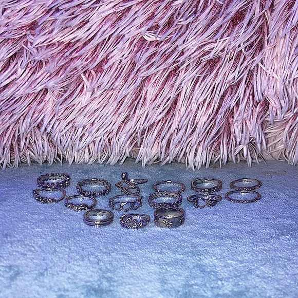 17pc Ring set 💍 - Picture 8 of 9